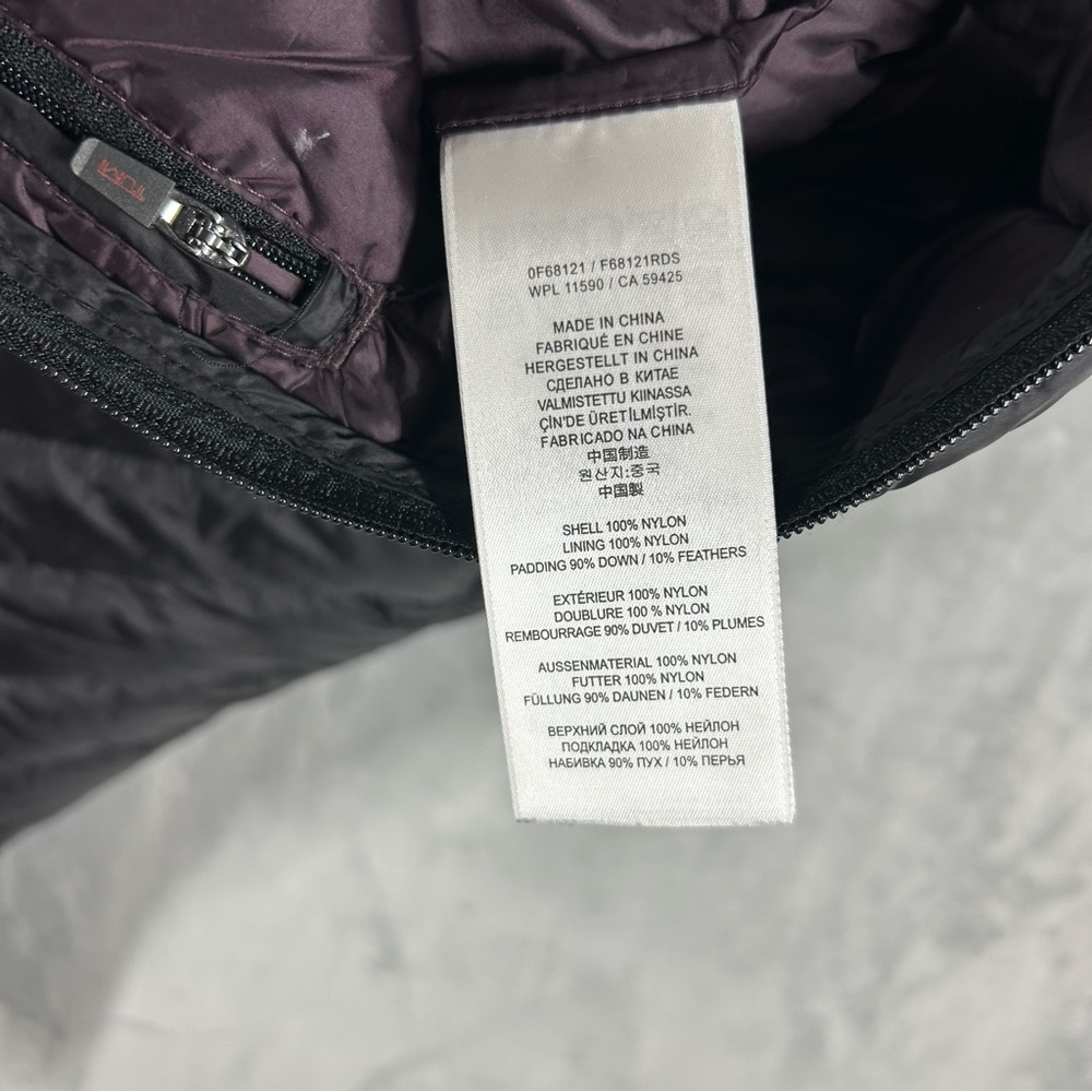 Tumi Pax Puffer Vest L Black Full Zip Down Feather Travel Packable Pillow Womens - Picture 8 of 9